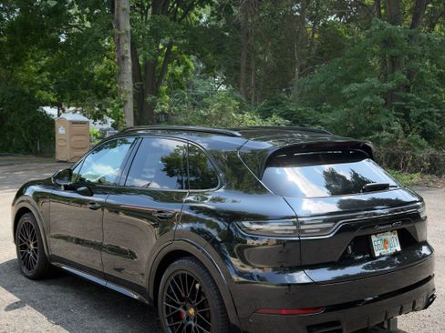 Used 2021 Porsche Cayenne GTS AWD/4WD image 9