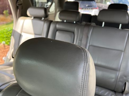 Used 2005 Toyota Sequoia SR5 AWD/4WD image 9