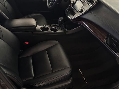 Used 2015 Toyota Avalon XLE Touring image 8