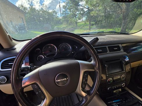 Used 2007 GMC Yukon XL Denali AWD/4WD image 11