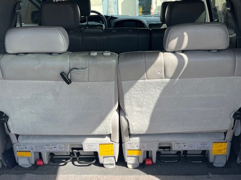 Used 2005 Toyota Sequoia SR5 image 10