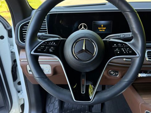 Used 2025 Mercedes-Benz GLE 450 4MATIC Coupe image 14
