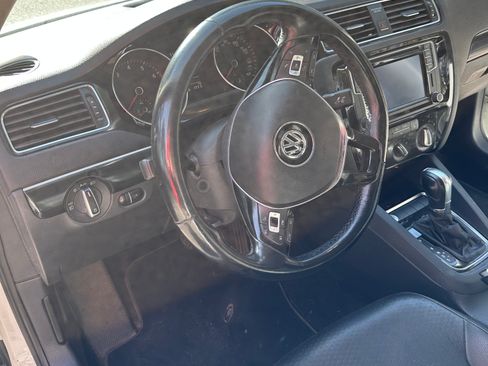 Used 2016 Volkswagen Jetta SEL w/ Lighting Package image 10