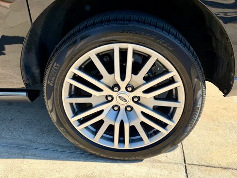 Used 2022 Ford Expedition Max Limited image 23