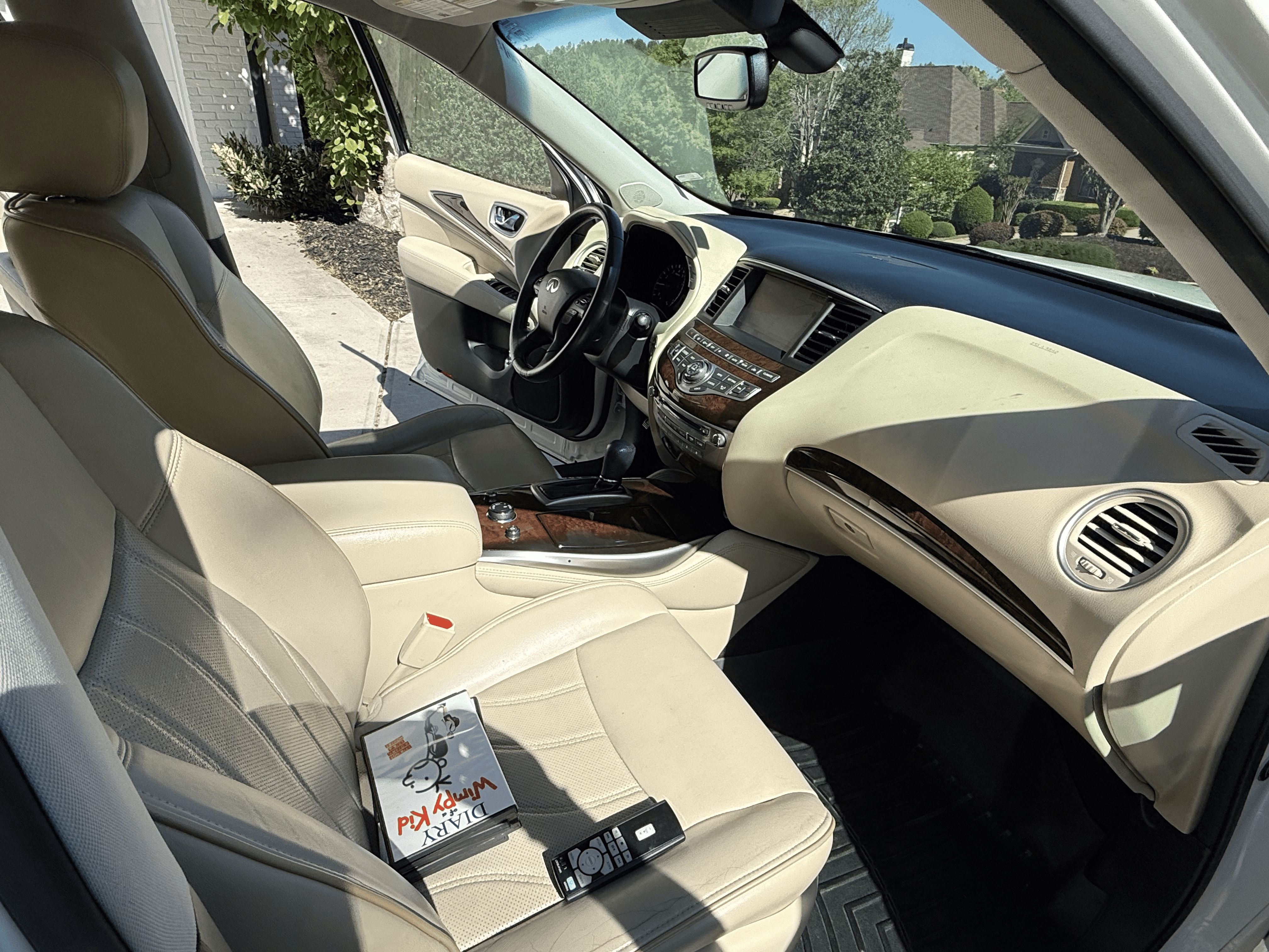 Used 2015 INFINITI QX60 FWD w/ Deluxe Touring Package image 6