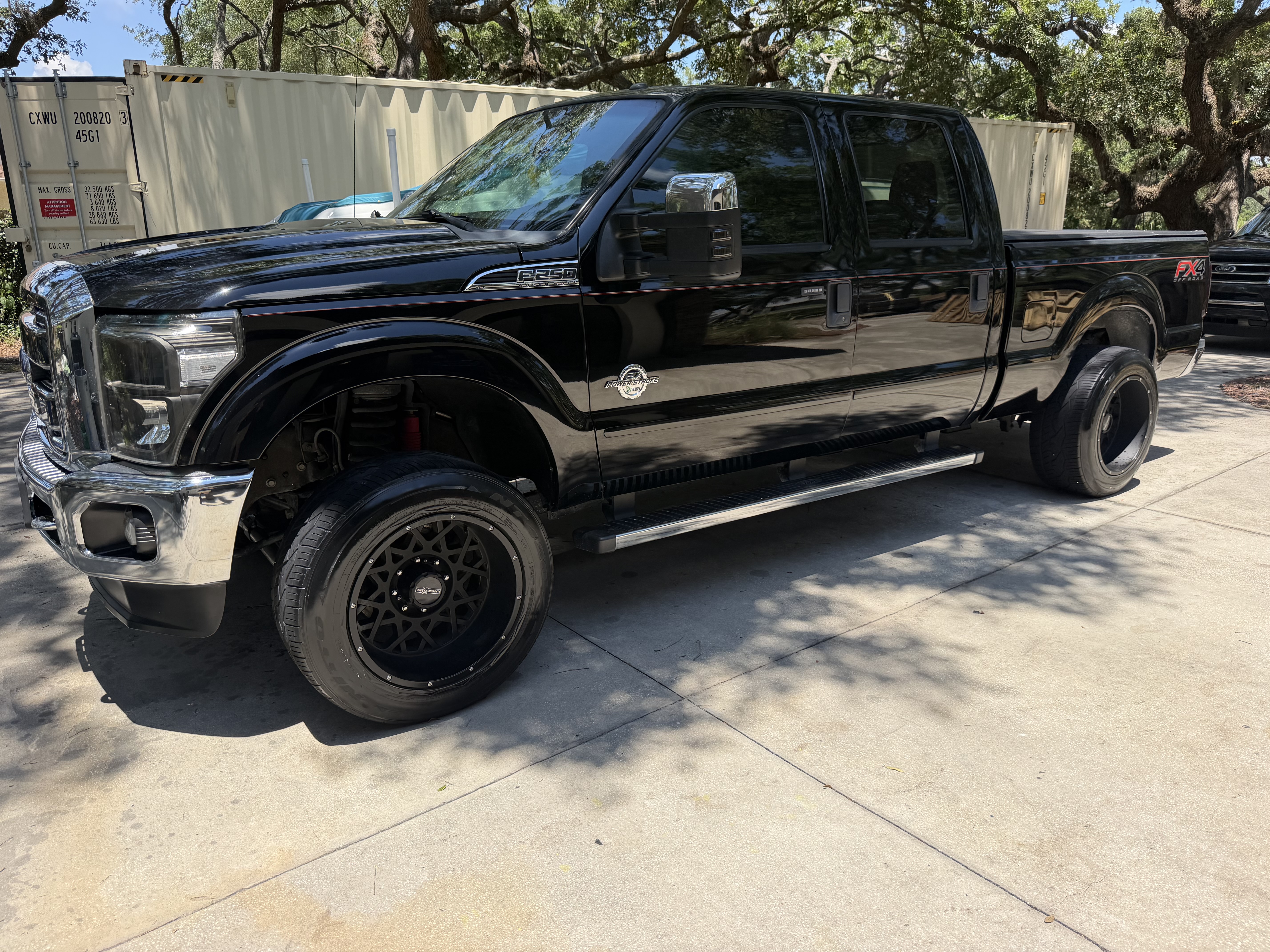 Used 2016 Ford F250 XLT w/ XLT Premium Package AWD/4WD image 5