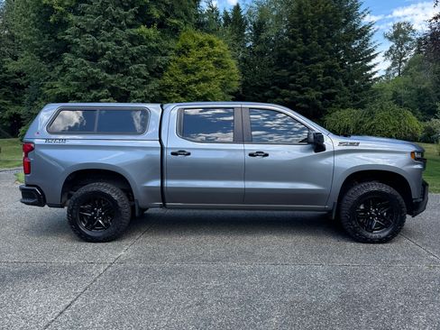 Used 2021 Chevrolet Silverado 1500 LT Trail Boss w/ Convenience Package II AWD/4WD image 2