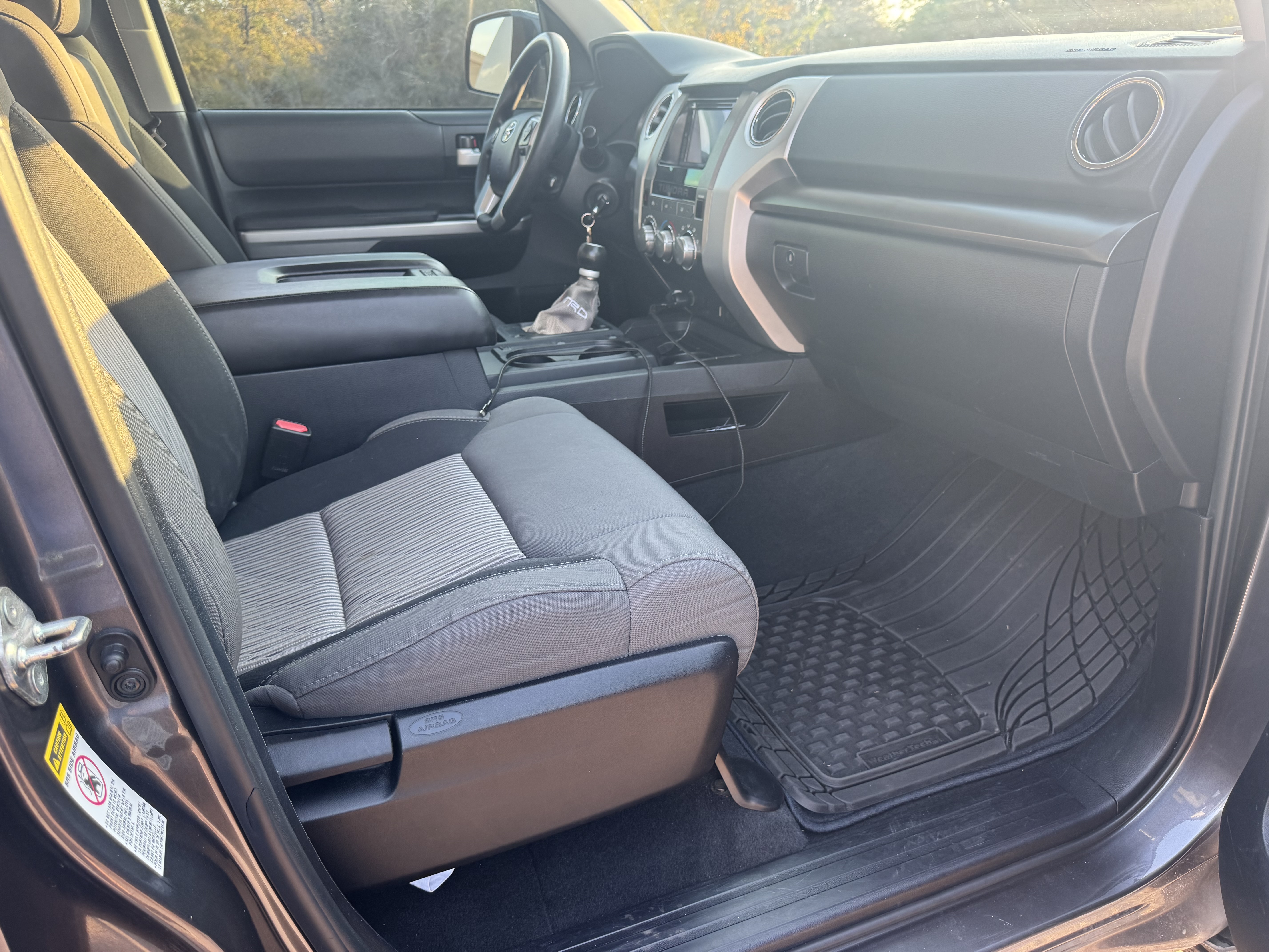 Used 2014 Toyota Tundra SR5 w/ SR5 Upgrade Package RWD image 14