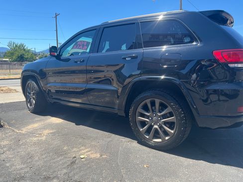 Used 2017 Jeep Grand Cherokee Limited 75th Anniversary AWD/4WD image 4
