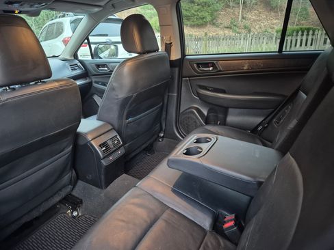 Used 2017 Subaru Outback 2.5i Limited image 10