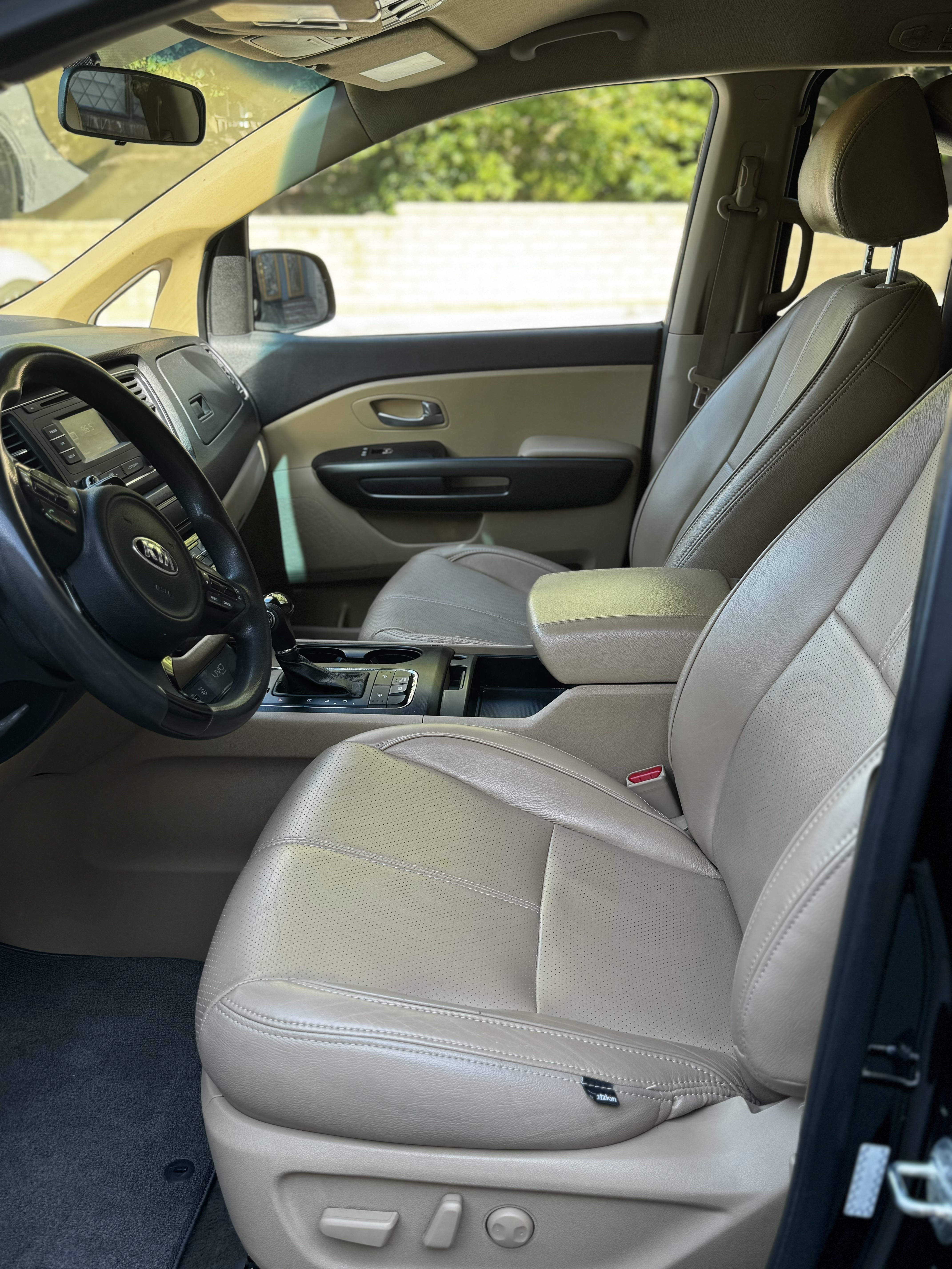 Used 2016 Kia Sedona LX w/ LX Convenience Package FWD image 14