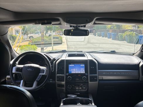 Used 2019 Ford F250 Lariat w/ Lariat Ultimate Package AWD/4WD image 21