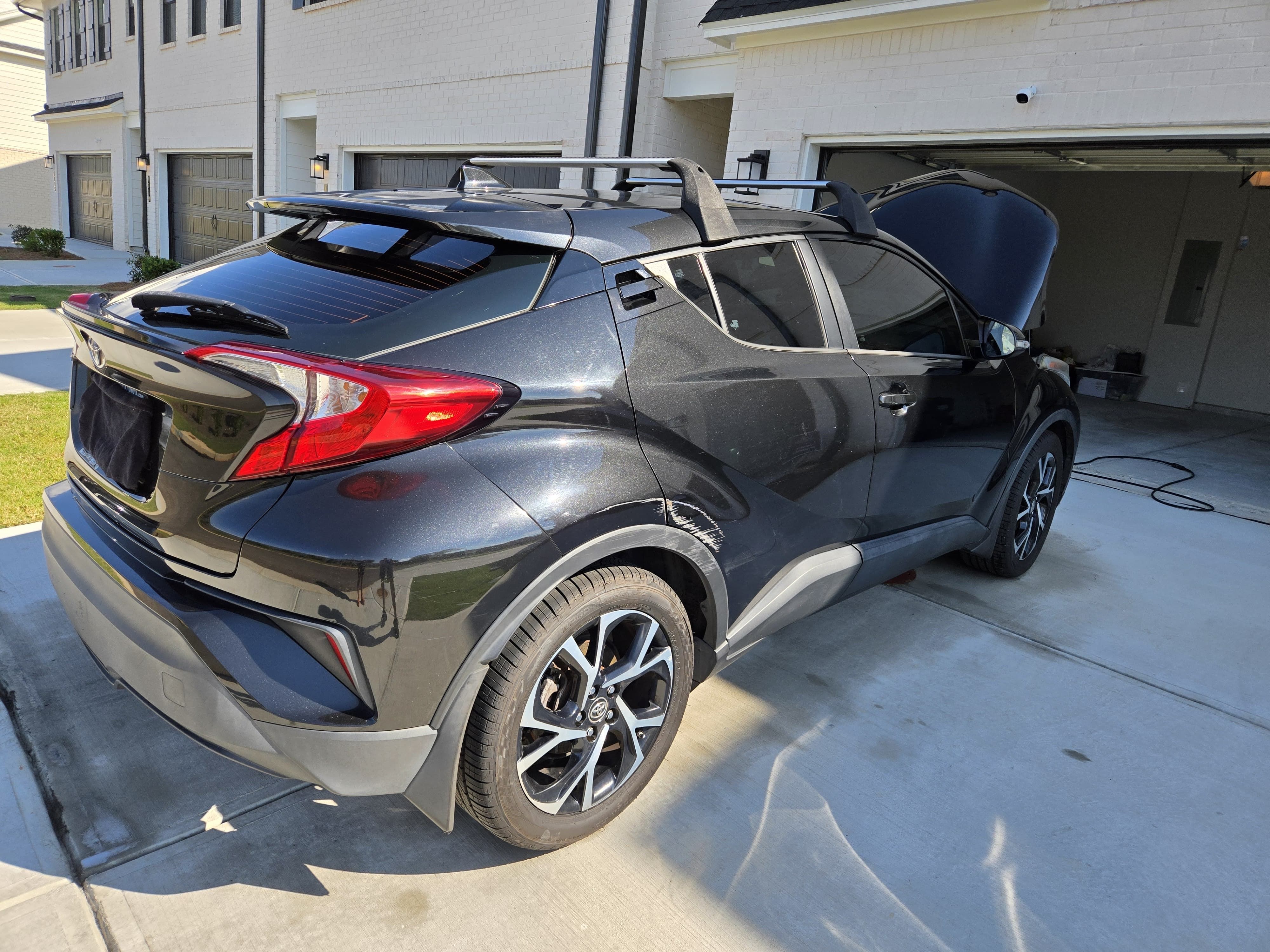 Used 2018 Toyota C-HR XLE FWD image 28