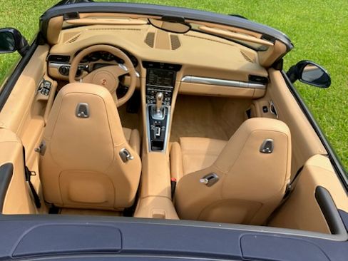 Used 2014 Porsche 911 Carrera image 14