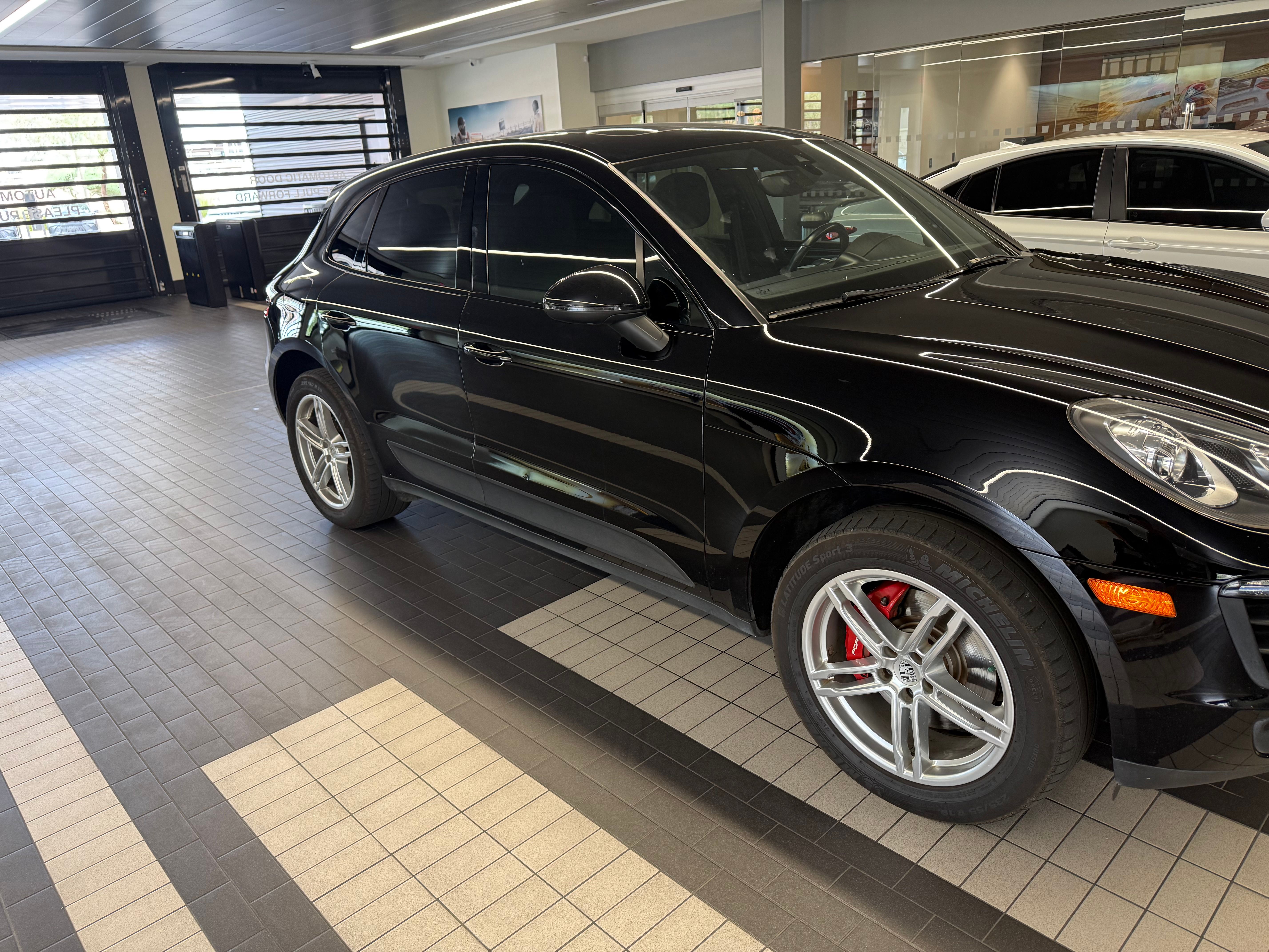 Used 2017 Porsche Macan S AWD/4WD image 5