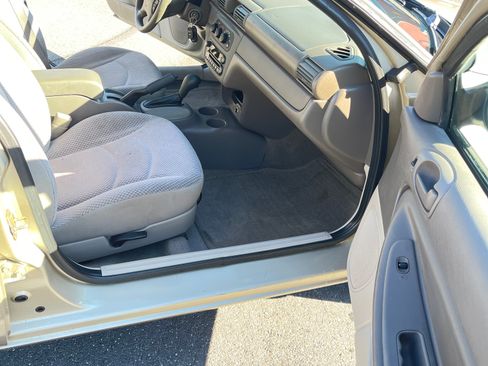 Used 2006 Chrysler Sebring Sedan image 9