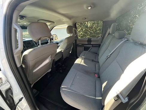 Used 2017 Ford F150 XLT image 4