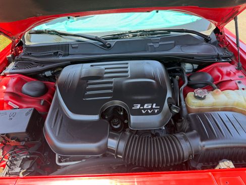 Used 2015 Dodge Challenger SXT Plus RWD image 11