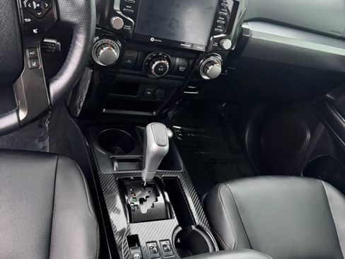 Used 2024 Toyota 4Runner TRD Off-Road Premium image 10