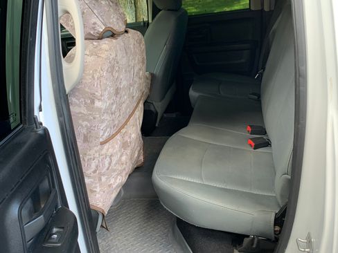 Used 2015 RAM 1500 Express image 14