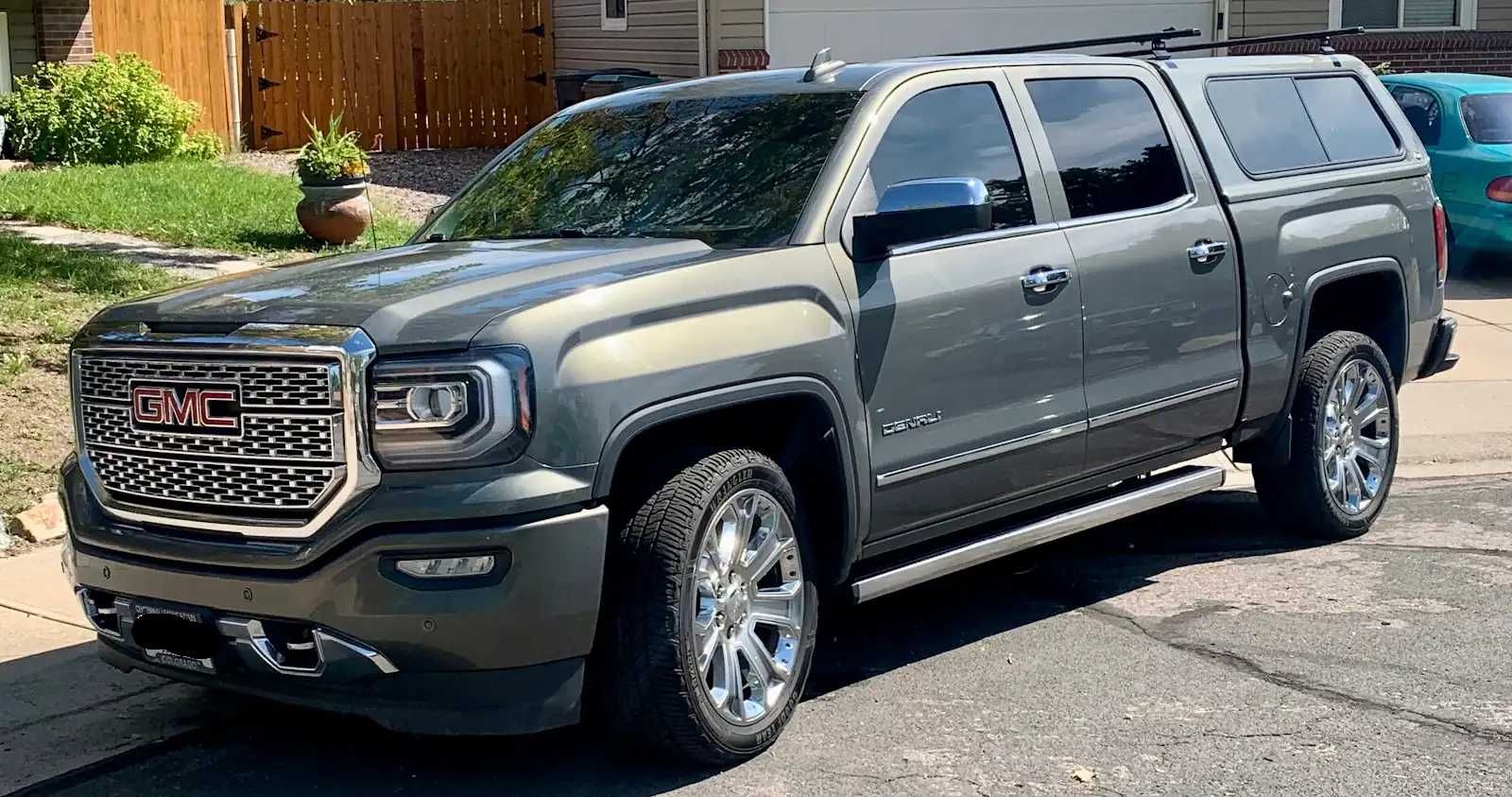 Used 2017 GMC Sierra 1500 Denali w/ Denali Ultimate Package AWD/4WD image 1