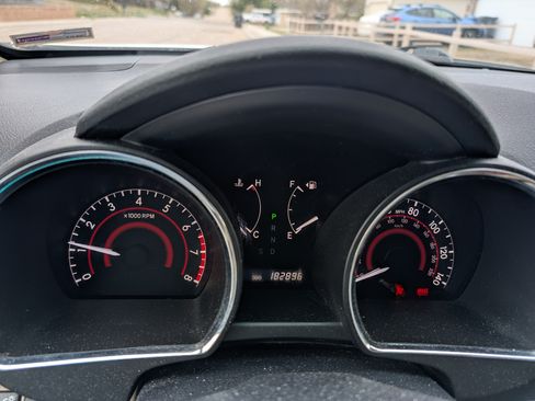 Used 2011 Toyota Highlander Limited w/ Tow Pkg image 30