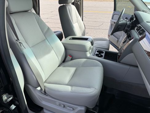 Used 2009 Chevrolet Tahoe LTZ image 9