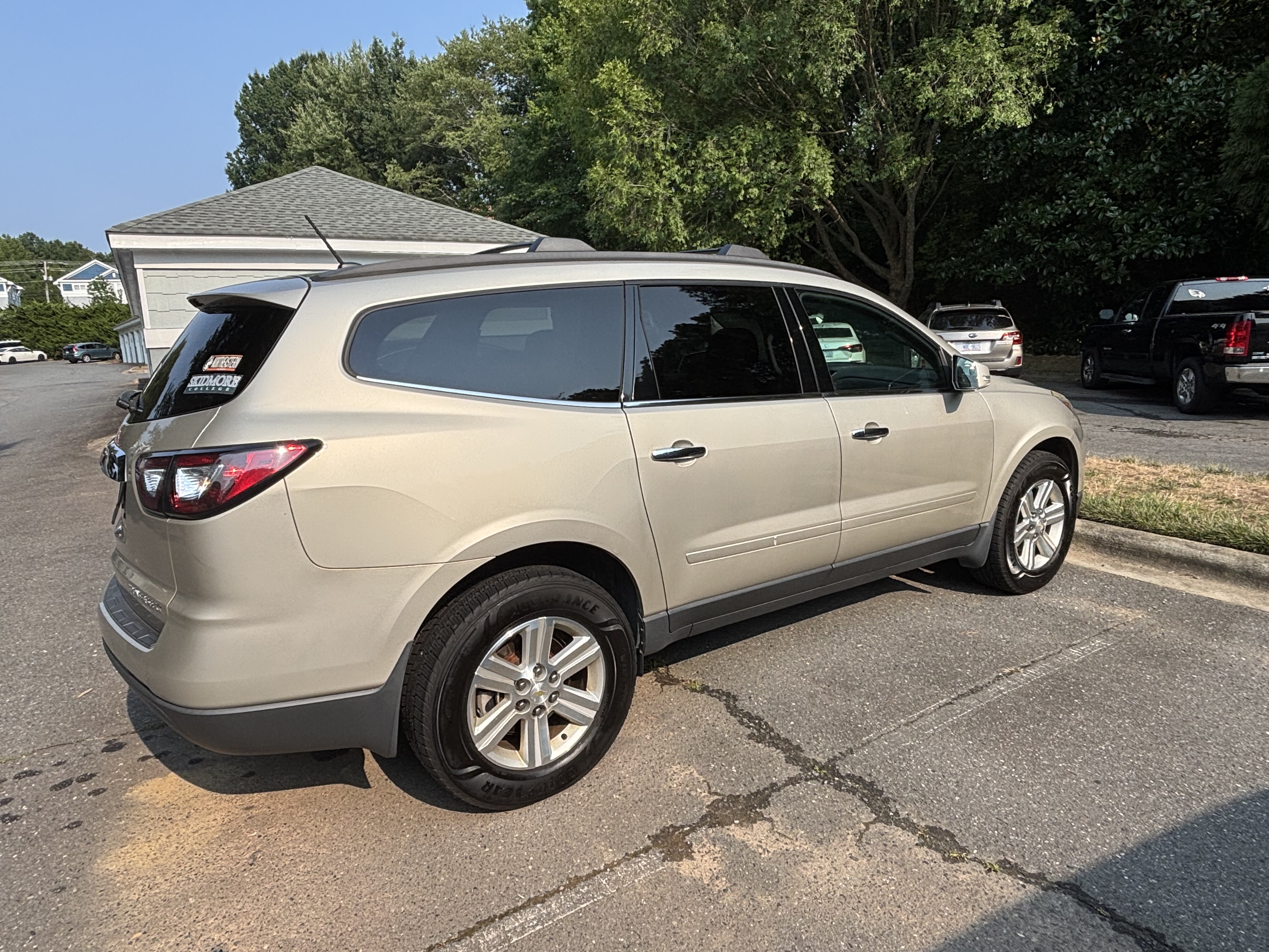 Used 2013 Chevrolet Traverse LT AWD/4WD image 2