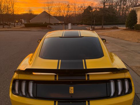 Used 2018 Ford Mustang GT image 6