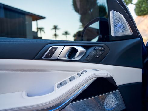 Used 2024 BMW ALPINA XB7 image 18