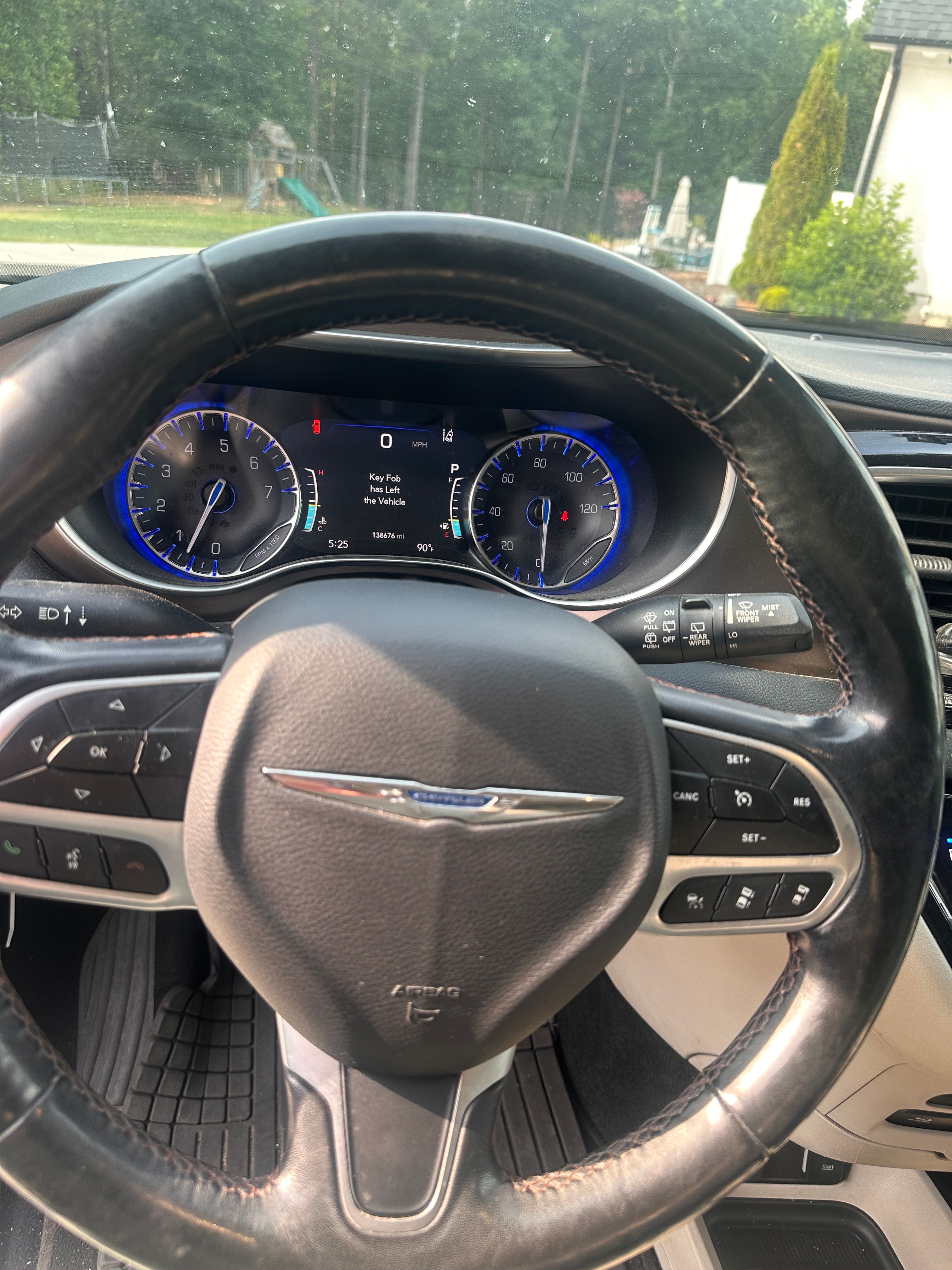 Used 2019 Chrysler Pacifica Touring-L Plus w/ Advanced Safetytec Group FWD image 5