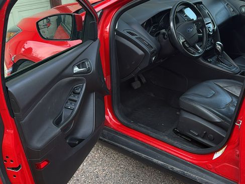 Used 2016 Ford Focus SE w/ Equipment Group 201A image 5