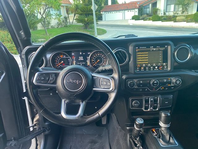 Used 2020 Jeep Wrangler Unlimited Sahara AWD/4WD image 16