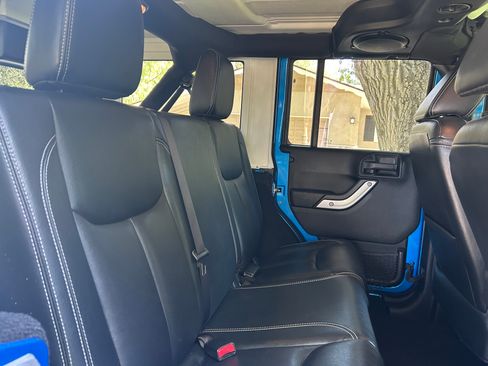 Used 2014 Jeep Wrangler Unlimited Sahara w/ Connectivity Group image 23