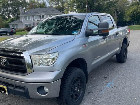 Used 2010 Toyota Tundra 4x4 CrewMax w/ TRD Off-Road Pkg image 4