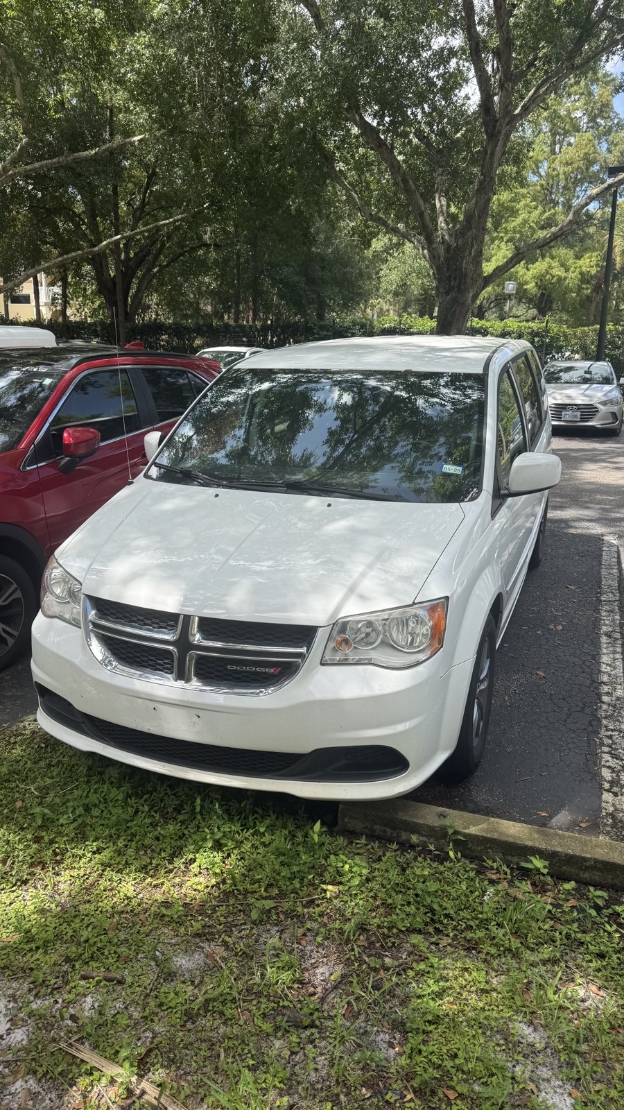 Used 2016 Dodge Grand Caravan SE FWD image 1