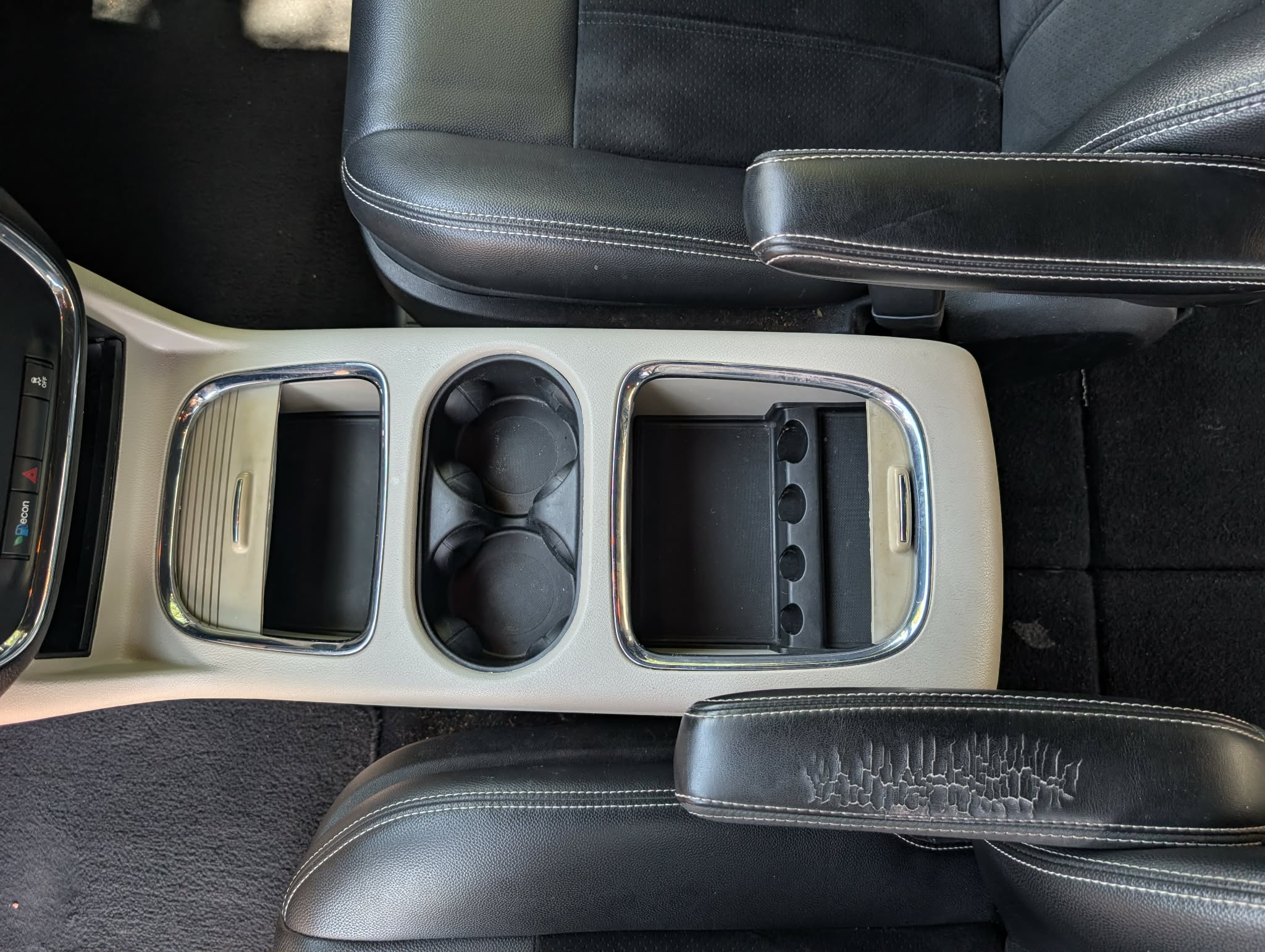 Used 2018 Dodge Grand Caravan SXT FWD image 18