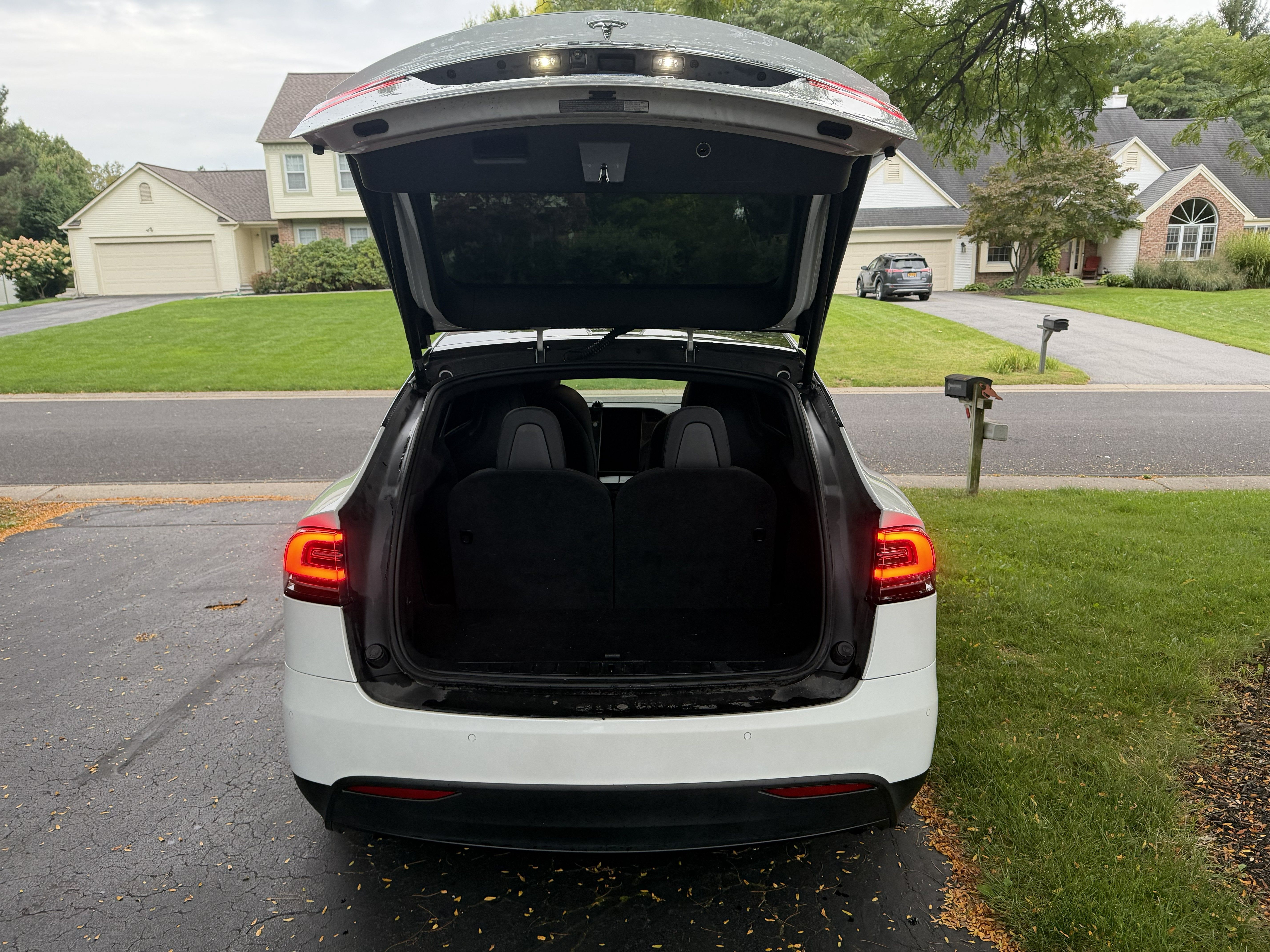 Used 2020 Tesla Model X Long Range AWD/4WD image 14