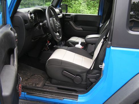 Used 2012 Jeep Wrangler Sport image 18