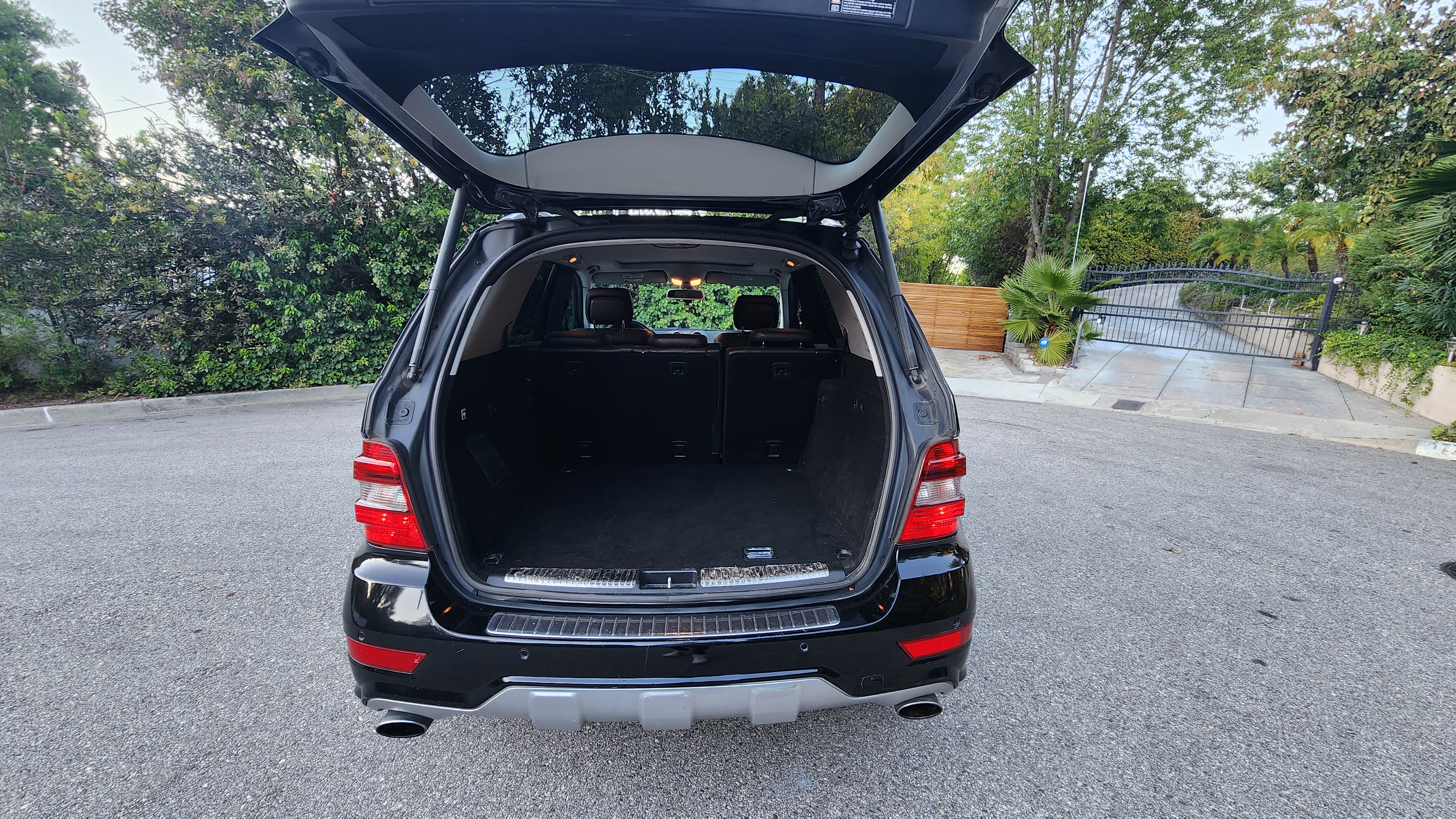 Used 2010 Mercedes-Benz ML 550 4MATIC image 12