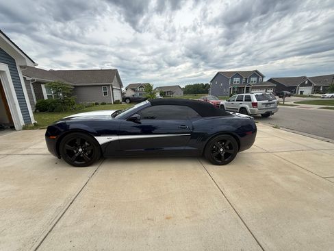 Used 2011 Chevrolet Camaro LT w/ RS Package RWD image 2