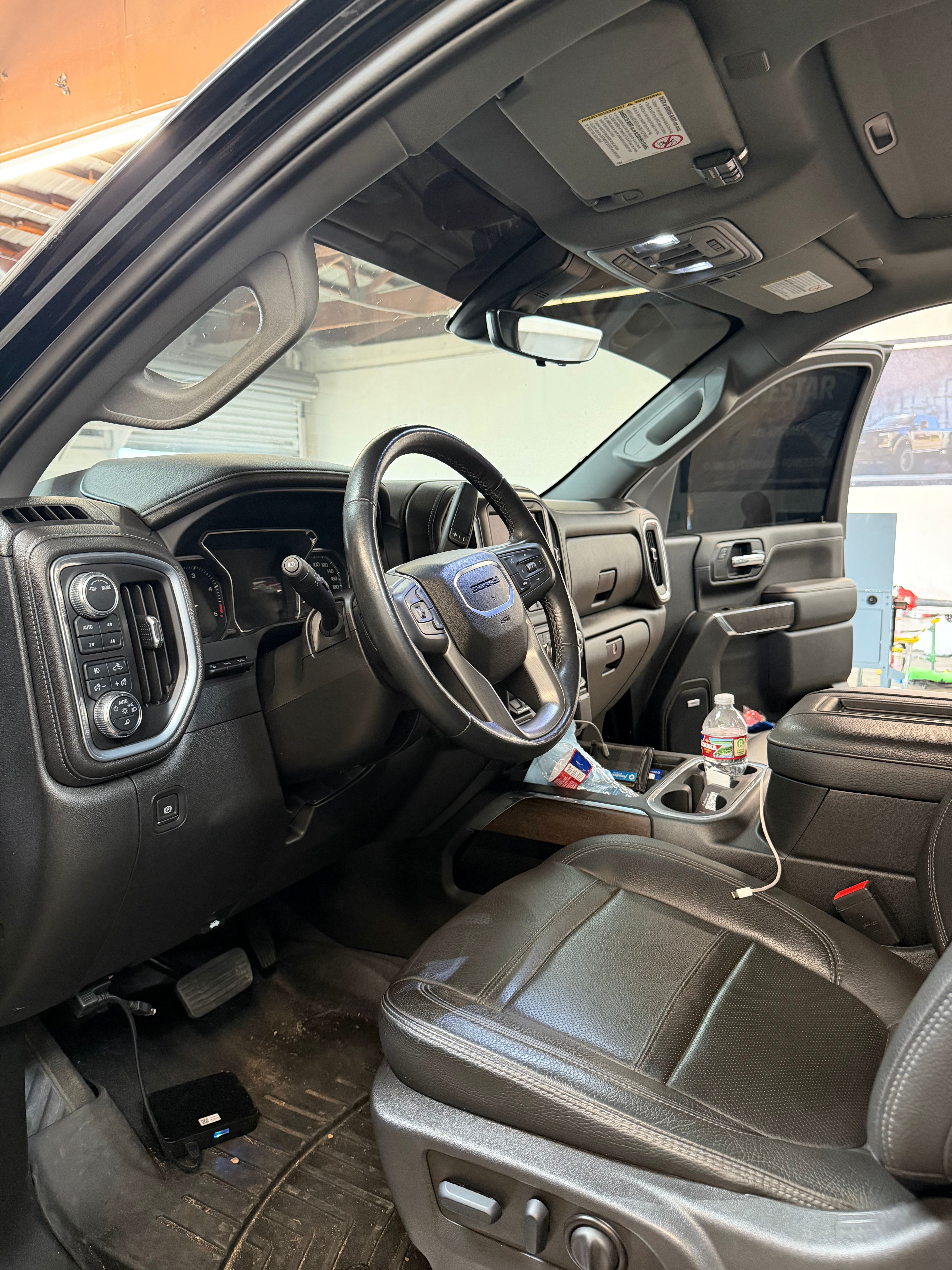 Used 2022 GMC Sierra 2500 Denali w/ Denali Ultimate Package AWD/4WD image 13