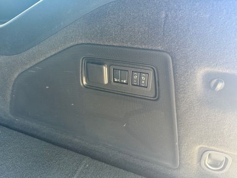 Used 2024 Cadillac Escalade ESV Sport Platinum w/ LPO, ONYX Package image 23