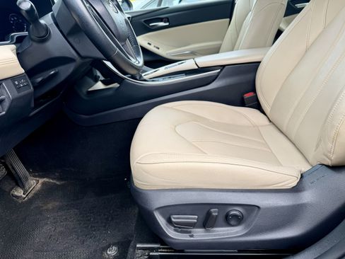Used 2019 Toyota Avalon XLE w/ Moonroof Package FWD image 14