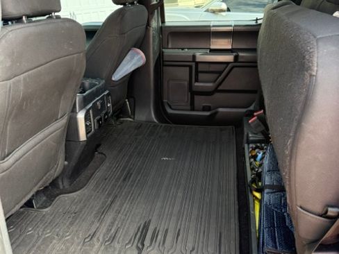 Used 2019 Ford F150 XLT w/ Equipment Group 302A Luxury AWD/4WD image 13