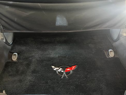 Used 1997 Chevrolet Corvette Coupe w/ Memory Pkg RWD image 13