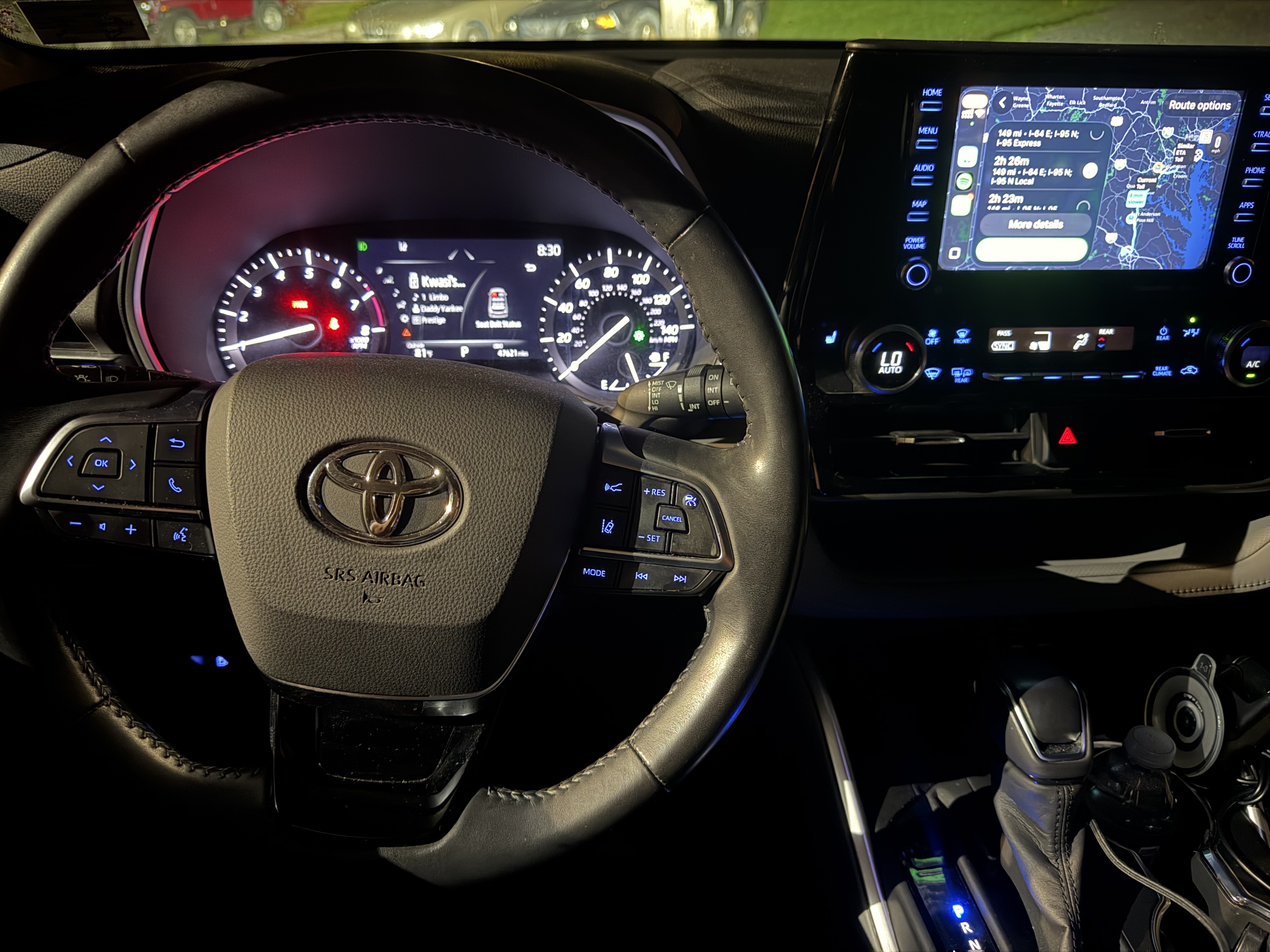 Used 2020 Toyota Highlander XLE AWD/4WD image 11