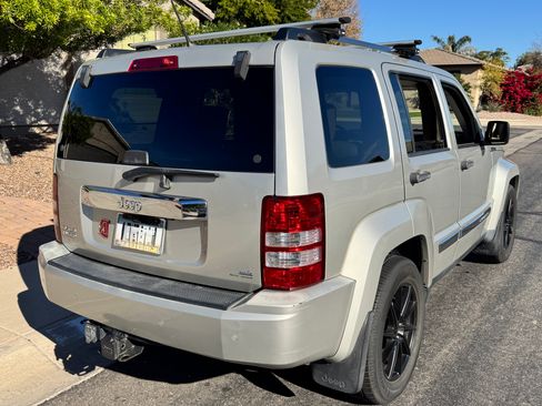 Used 2009 Jeep Liberty Limited w/ Premium Group II image 9