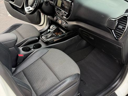 Used 2020 Kia Soul EX w/ Option Group 015 FWD image 12
