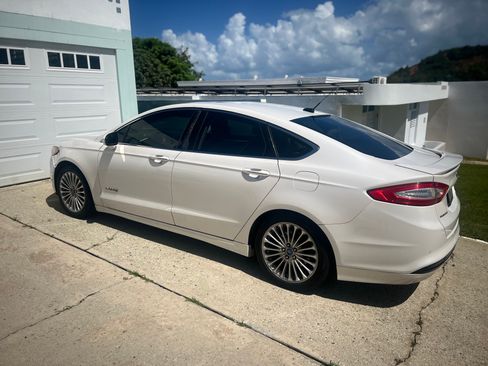 Used 2014 Ford Fusion Titanium FWD image 4